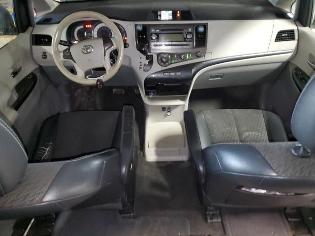 2011 Toyota Sienna Sport