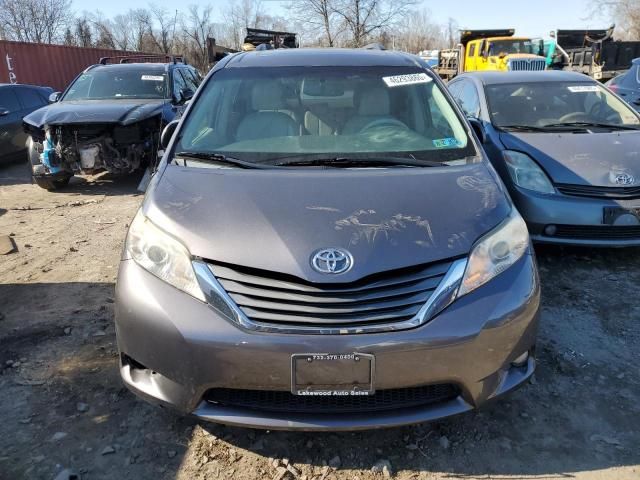 2014 Toyota Sienna XLE