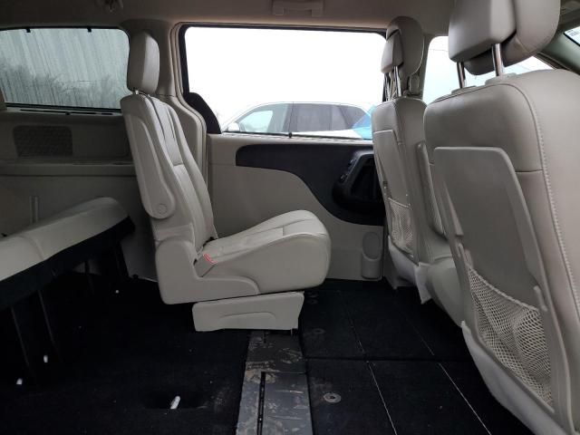 2013 Chrysler Town & Country Touring L