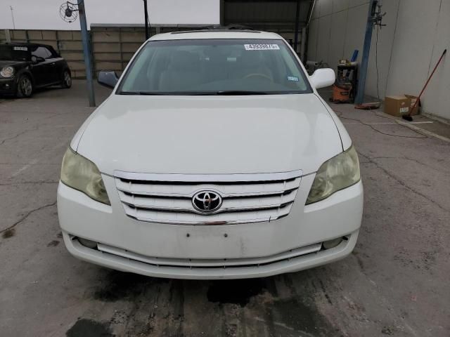 2005 Toyota Avalon XL