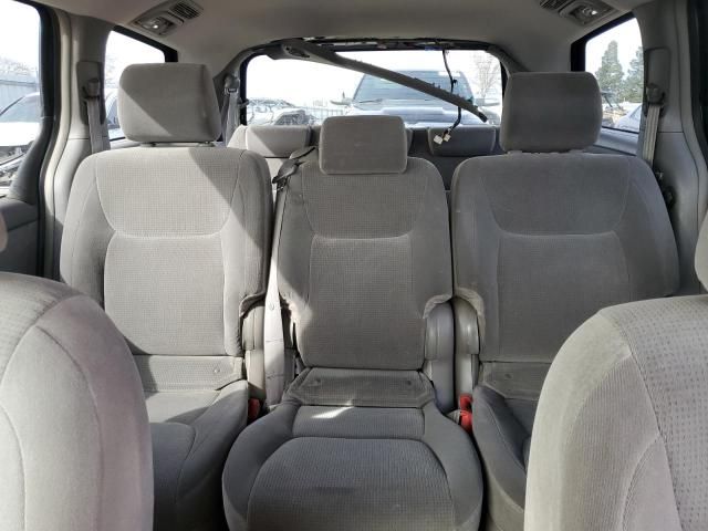 2005 Toyota Sienna CE