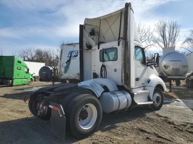 2013 Kenworth Construction T680