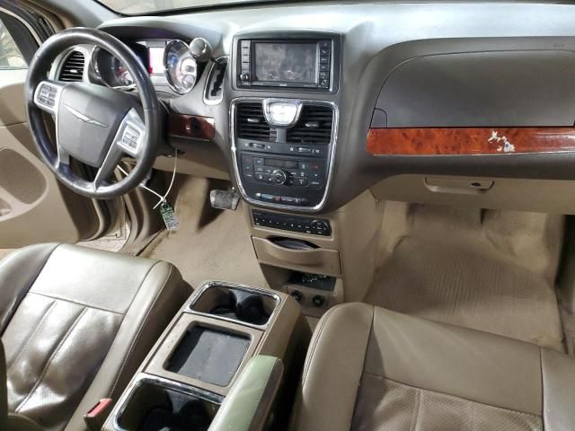 2012 Chrysler Town & Country Touring L