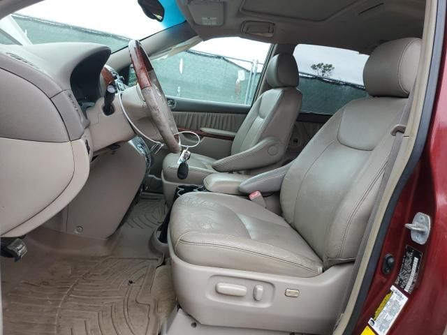 2005 Toyota Sienna XLE