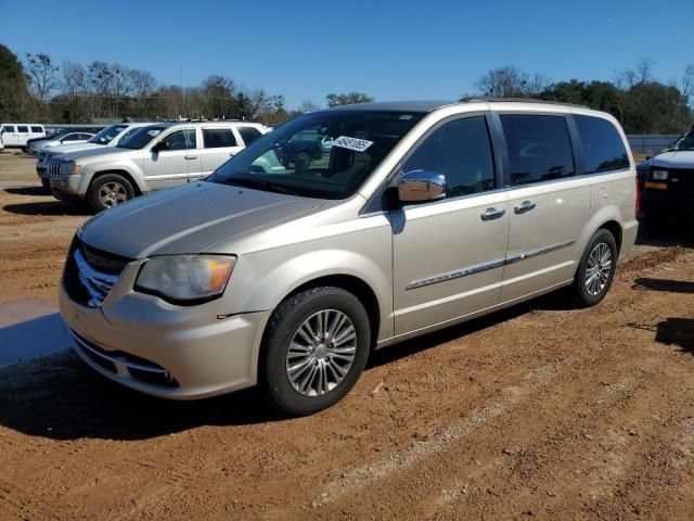 2014 Chrysler Town & Country Touring L