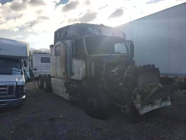 2015 Volvo VNL Semi Truck