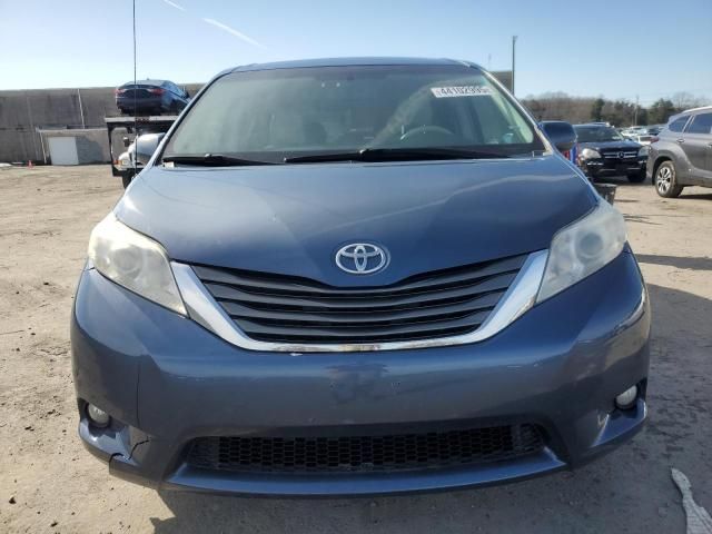 2013 Toyota Sienna XLE