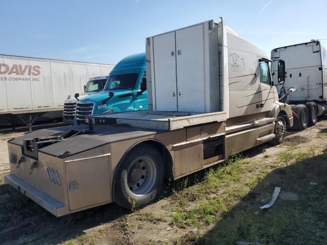 2001 Volvo VN Flatbed Truck