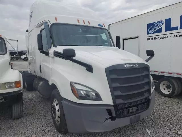 2022 Freightliner Cascadia 126