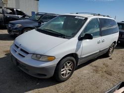 Carros salvage a la venta en subasta: 1998 Dodge Caravan LE