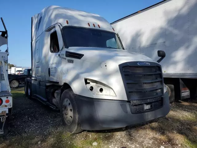 2021 Freightliner Cascadia 126