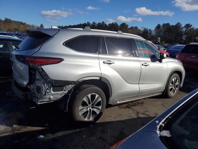 2022 Toyota Highlander XLE