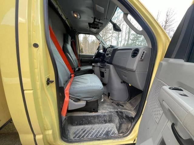 2021 Ford Econoline E450 Super Duty Cutaway Van