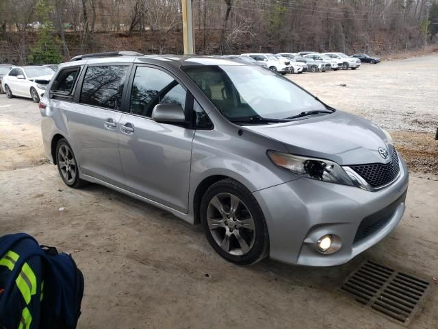 2012 Toyota Sienna Sport