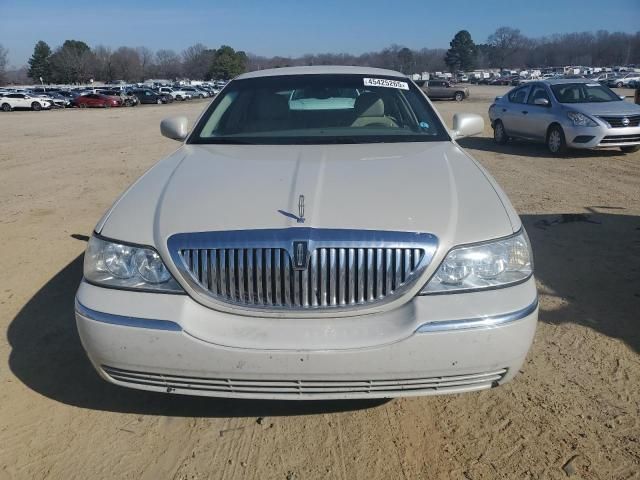 2005 Lincoln Town Car Signature