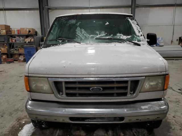 2004 Ford Econoline E350 Super Duty Wagon