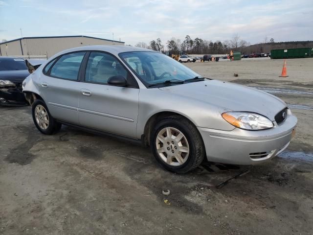 2005 Ford Taurus SE