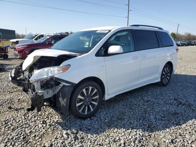 2018 Toyota Sienna LE