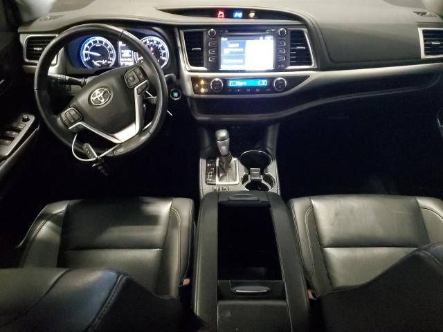 2019 Toyota Highlander SE