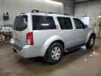 2005 Nissan Pathfinder LE