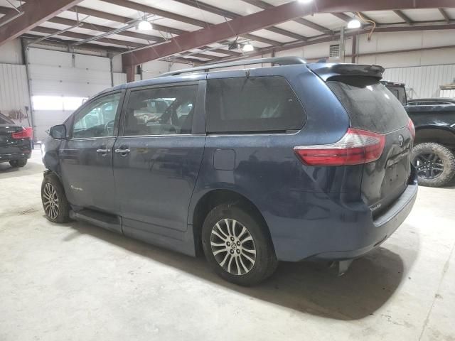 2020 Toyota Sienna XLE