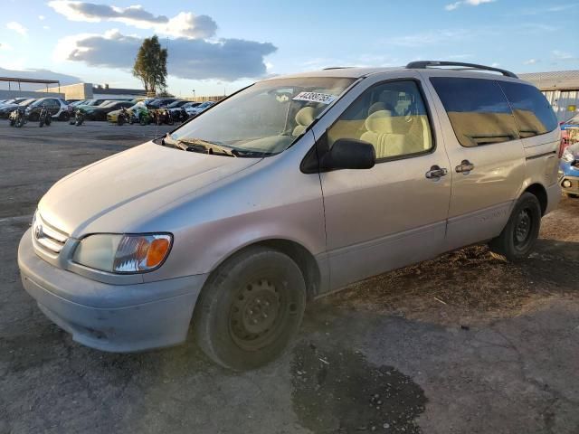 2001 Toyota Sienna LE