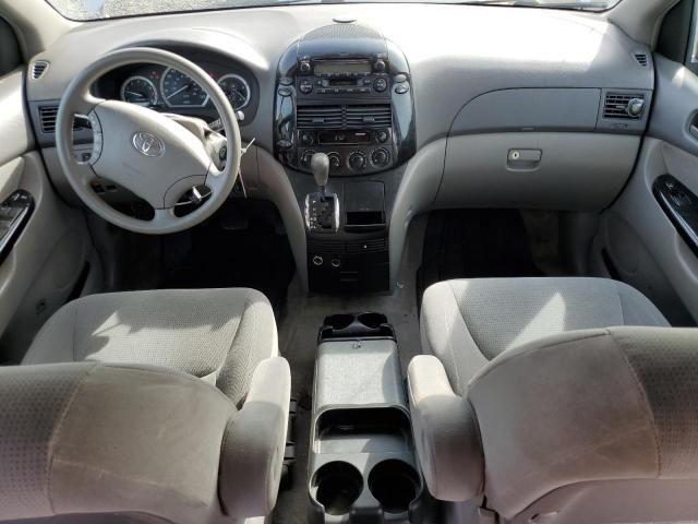 2005 Toyota Sienna CE