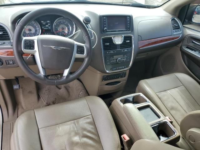 2013 Chrysler Town & Country Touring L