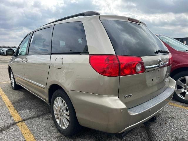 2008 Toyota Sienna XLE