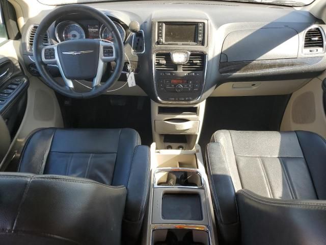 2013 Chrysler Town & Country Touring