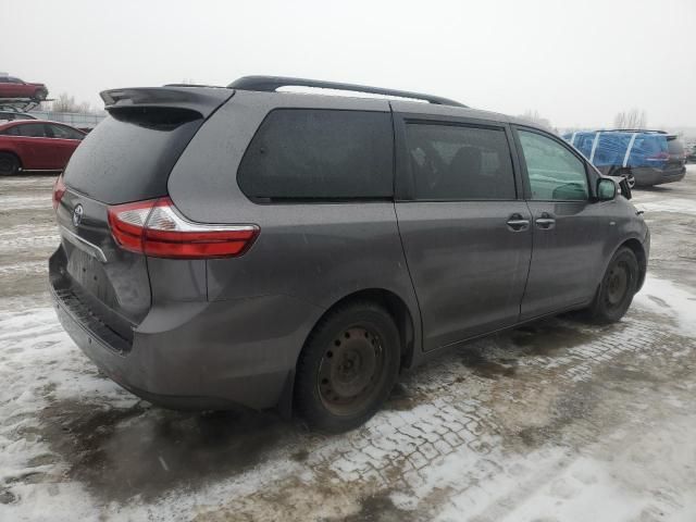 2017 Toyota Sienna XLE