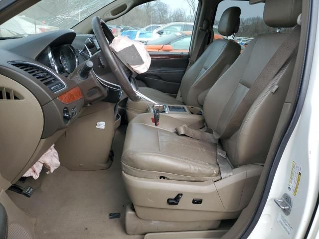 2012 Chrysler Town & Country Touring