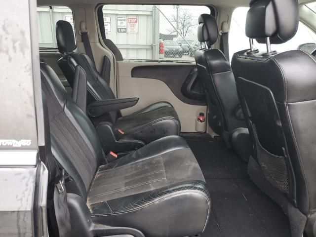 2014 Chrysler Town & Country Touring L