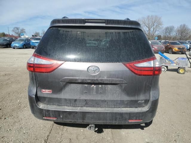 2016 Toyota Sienna XLE