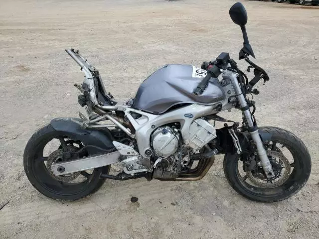 2005 Yamaha FZ6 S