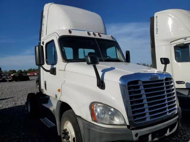 2015 Freightliner Cascadia 125