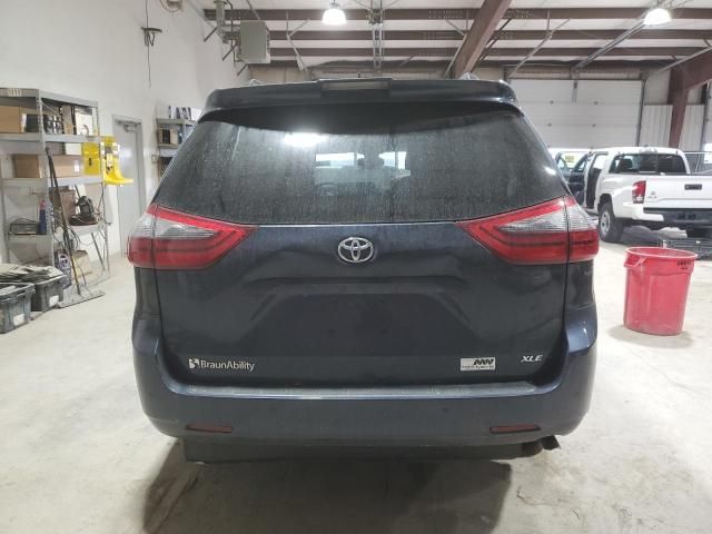 2020 Toyota Sienna XLE