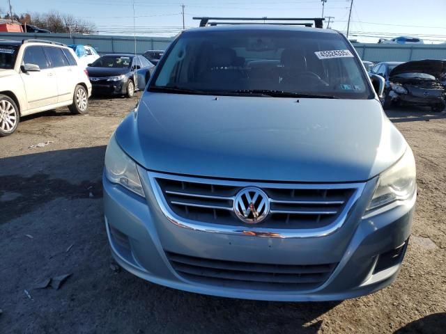 2010 Volkswagen Routan SE