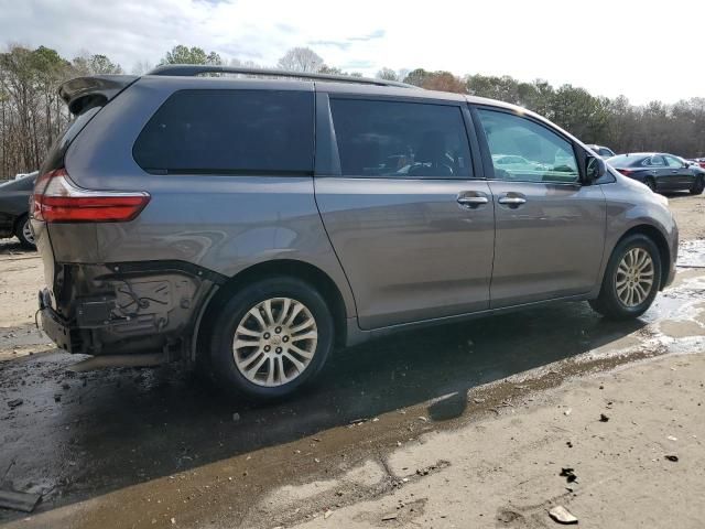 2016 Toyota Sienna XLE