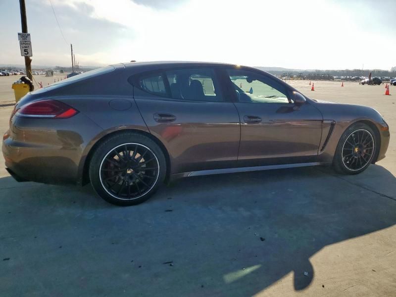 2016 Porsche Panamera GTS