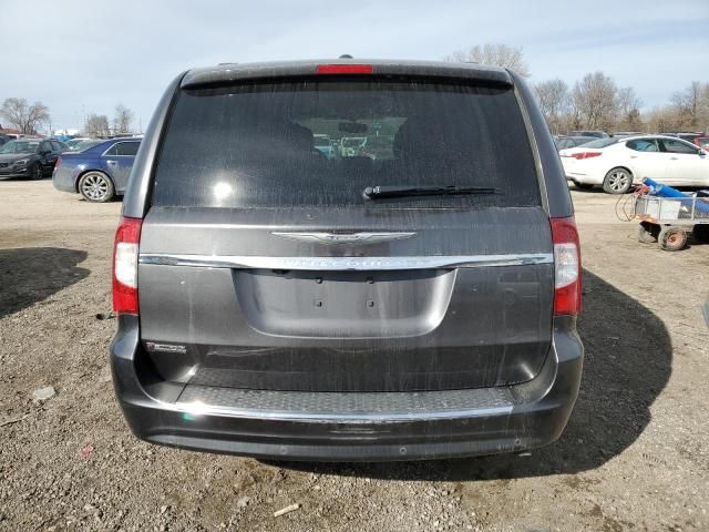 2015 Chrysler Town & Country Touring L