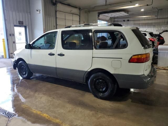 1999 Toyota Sienna LE