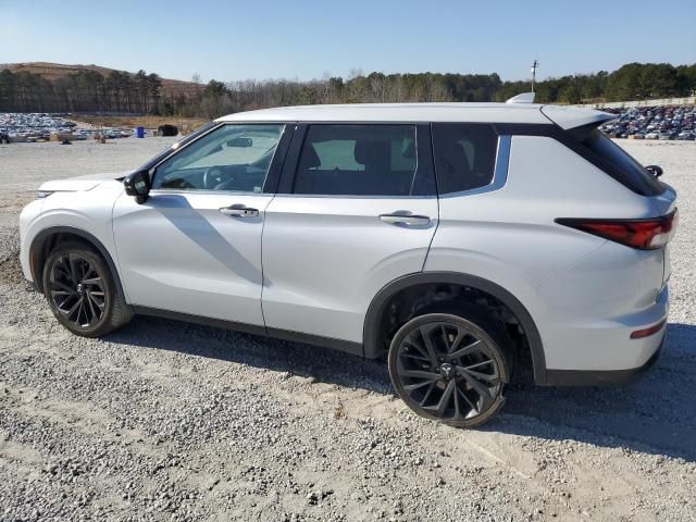 2023 Mitsubishi Outlander SE