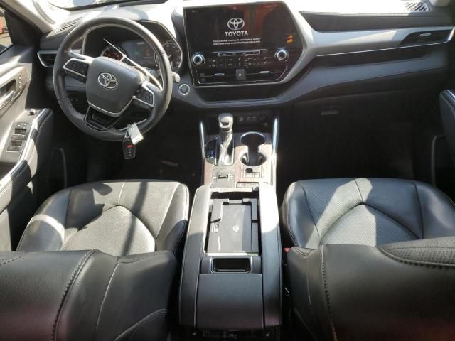 2022 Toyota Highlander Platinum