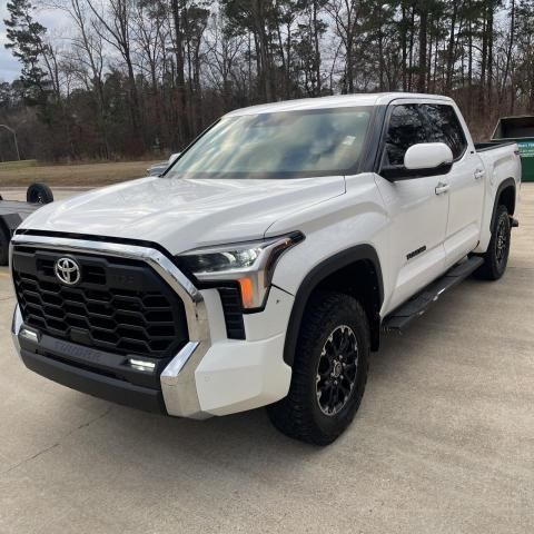 2023 Toyota Tundra Crewmax SR