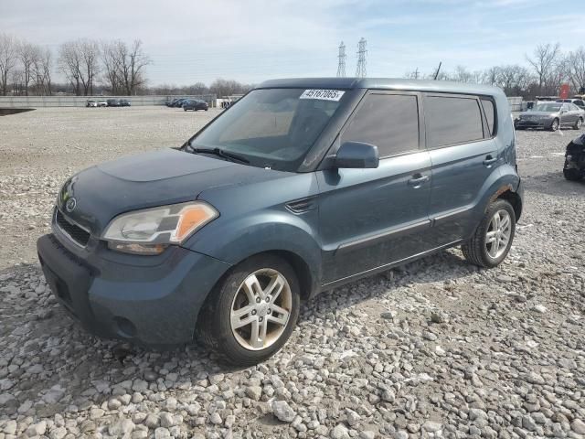 2011 KIA Soul +