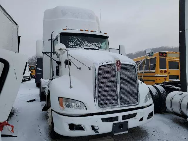 2013 Kenworth Construction T660