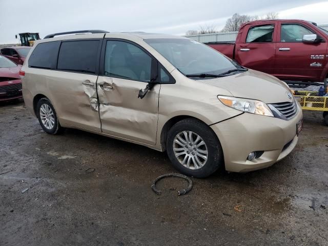 2013 Toyota Sienna XLE