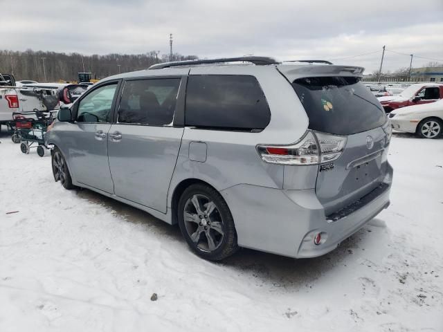 2016 Toyota Sienna SE