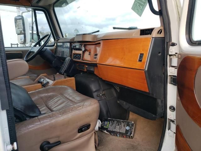 2001 International 4000 4700